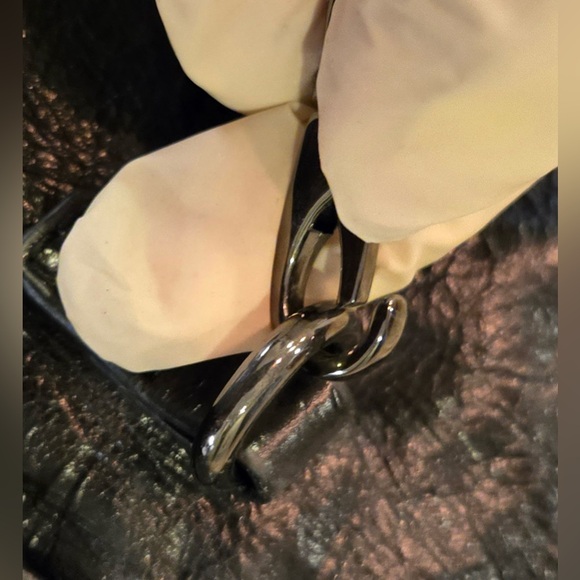 Kenneth Cole Hand Bag - Picture 8 of 16